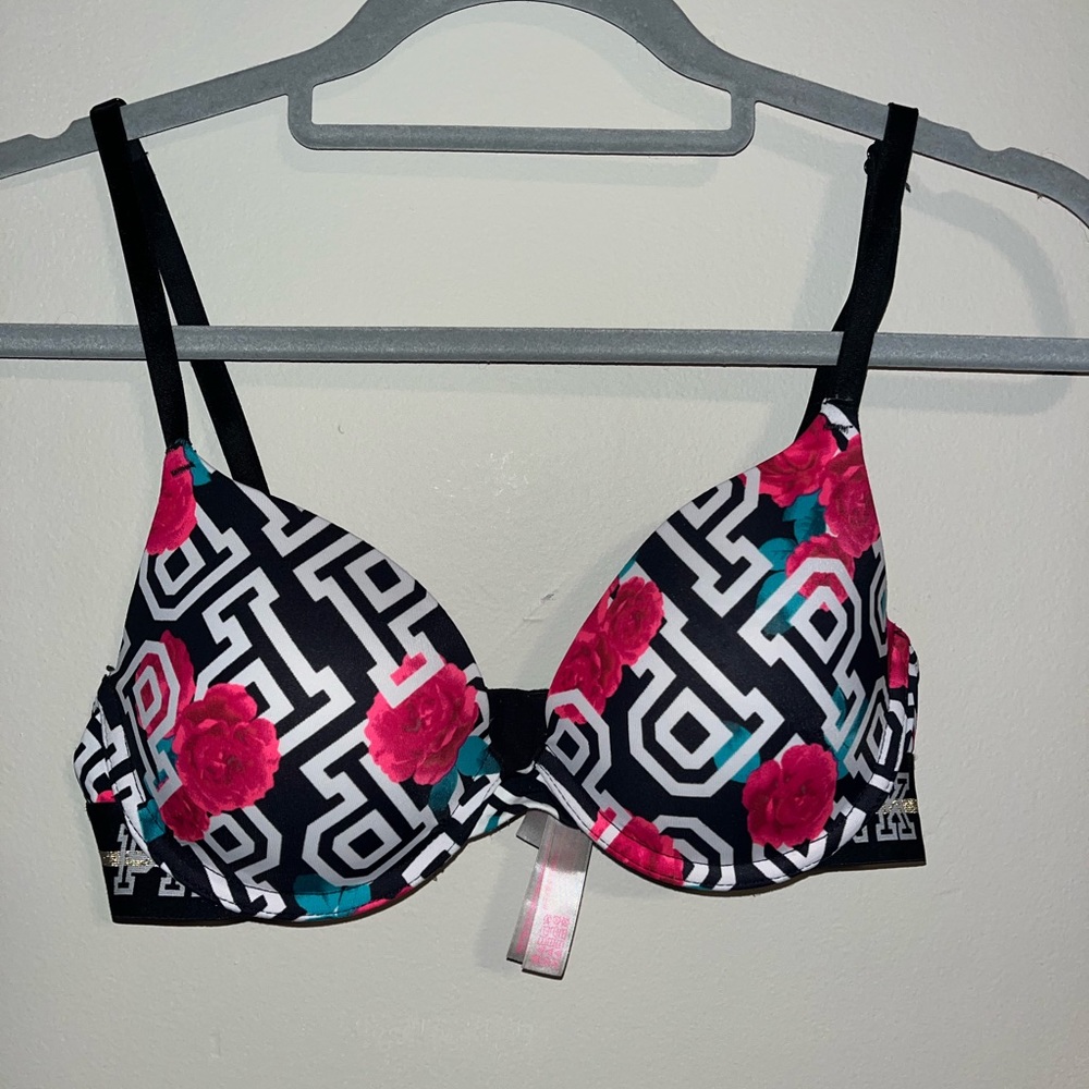 PINK push-up bra